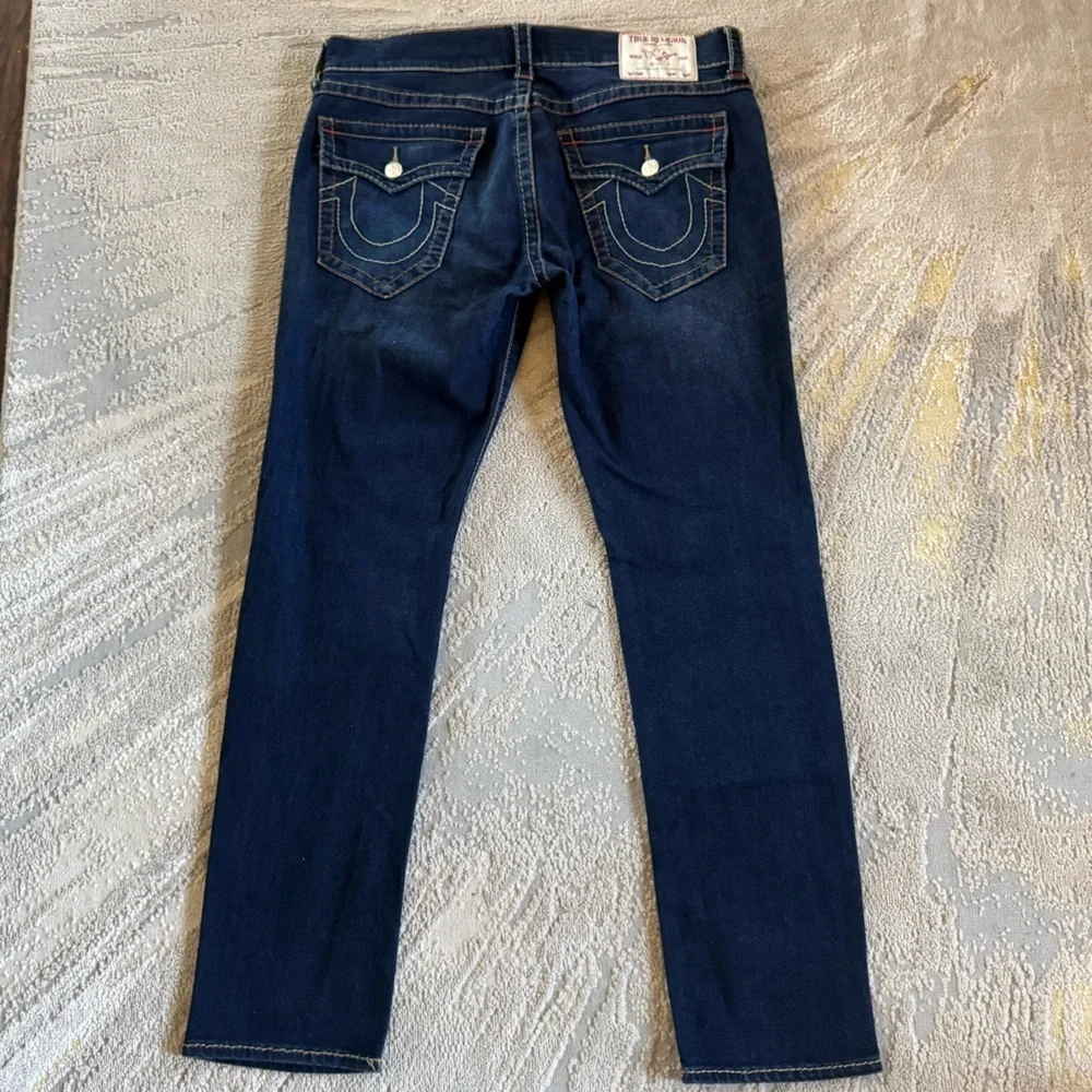 True Religion jeans Rocco relaxed skinny jeans dark wash flap pockets 36